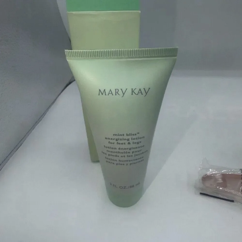 MARY KAY Mint Bliss Foot Care Set-3 Fl oz